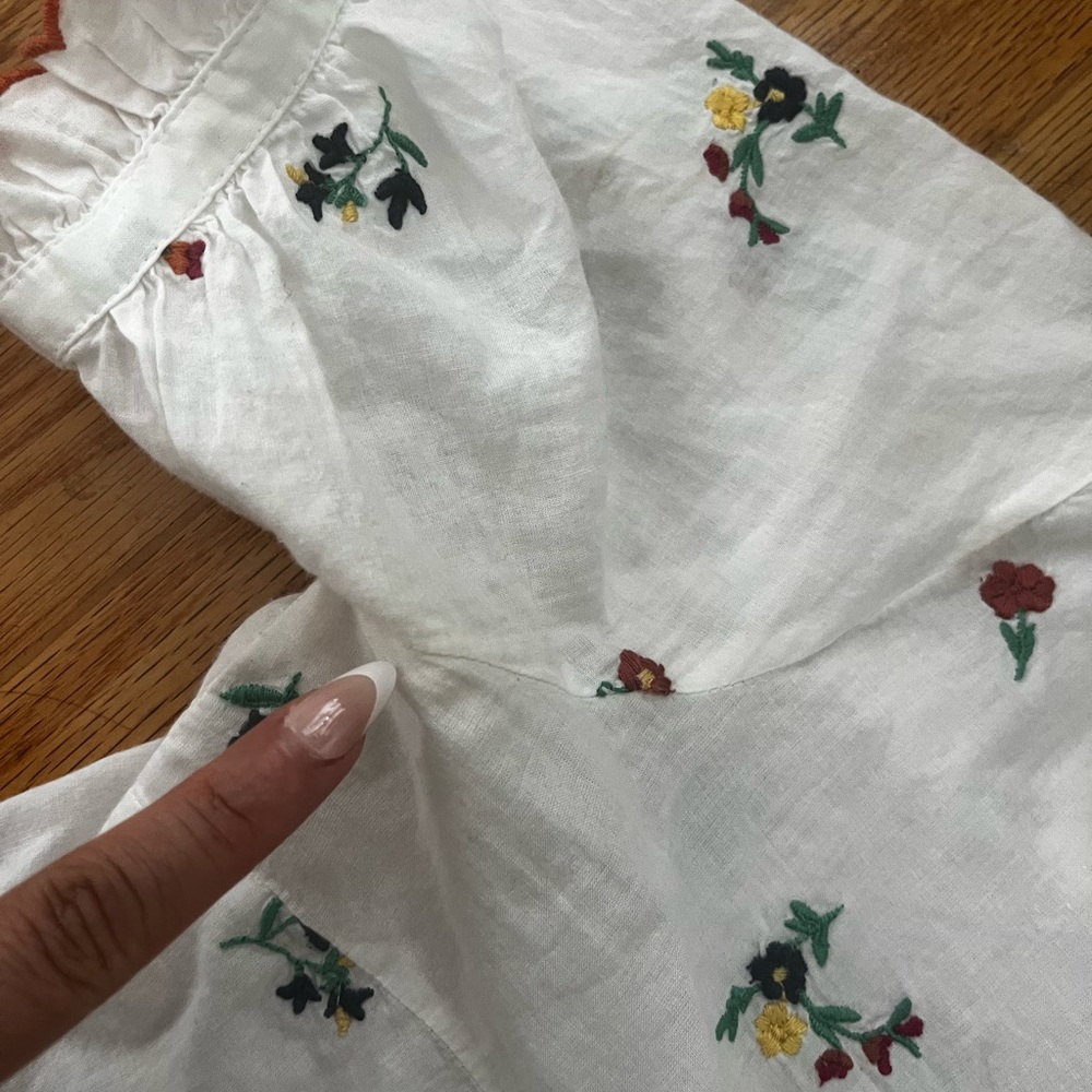 Sézane White Floral Ruffled Button-Front Top - Picture 3 of 5